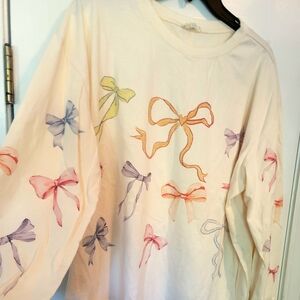 Charming Easel Bow Print Long Sleeve Top